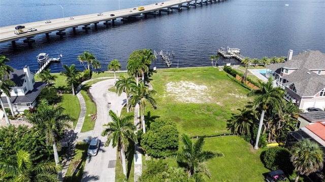 5 of 34 - 1301 Rio Vista Ave, Fort Myers, FL
