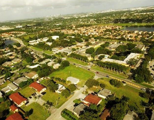 2 of 12 - 4041 Sw 52nd Street, Dania, FL