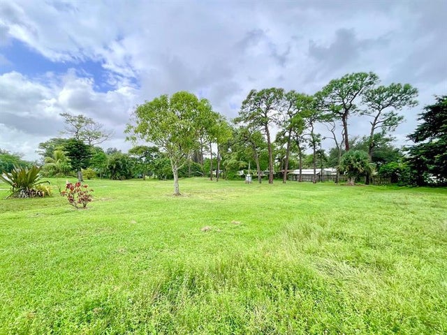 1 of 6 - 5220 Se Jack Ave, Stuart, FL