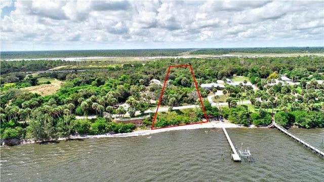1 of 10 - 7507 S Indian River Dr, Fort Pierce, FL