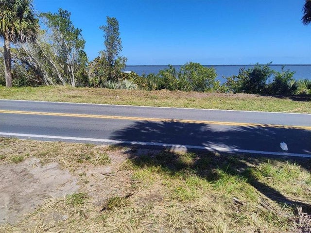 3 of 10 - 7507 S Indian River Dr, Fort Pierce, FL
