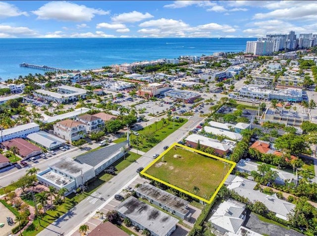 1 of 2 - 4433 Poinciana St, Lauderdale By The Sea, FL