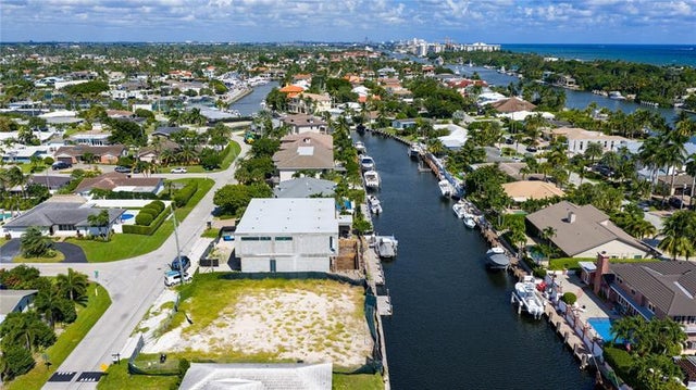 2 of 4 - 3940 Ne 30th Ave, Lighthouse Point, FL