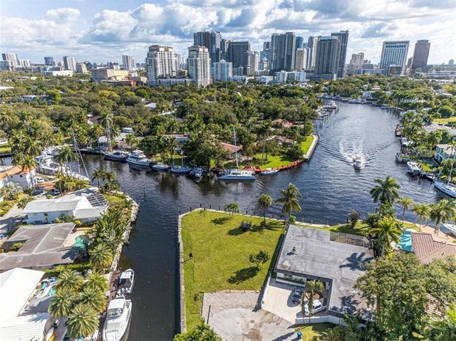 4 of 16 - 522 Sw 9th Ter, Fort Lauderdale, FL