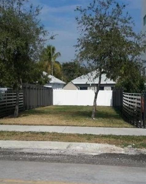 3 of 4 - 514 Foster Rd, Hallandale, FL