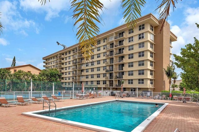 4 of 29 - 1009 N Ocean Blvd 509, Pompano Beach, FL