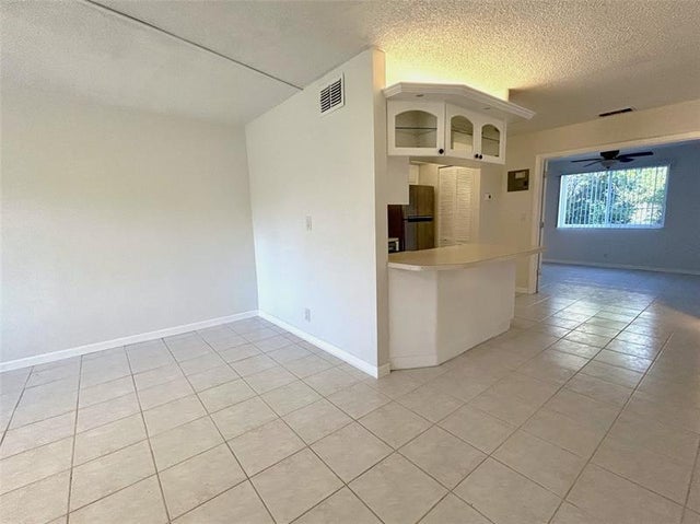 4 of 11 - 2175 Ne 56th St 109, Fort Lauderdale, FL