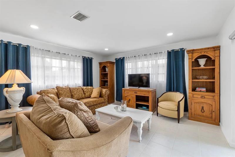 2270 Se 5th St, Pompano Beach