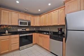 4 of 11 - 1985 S Ocean Dr 3m, Hallandale, FL