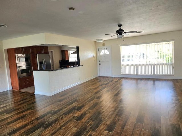 3 of 20 - 2940 Ne 19th St, Pompano Beach, FL
