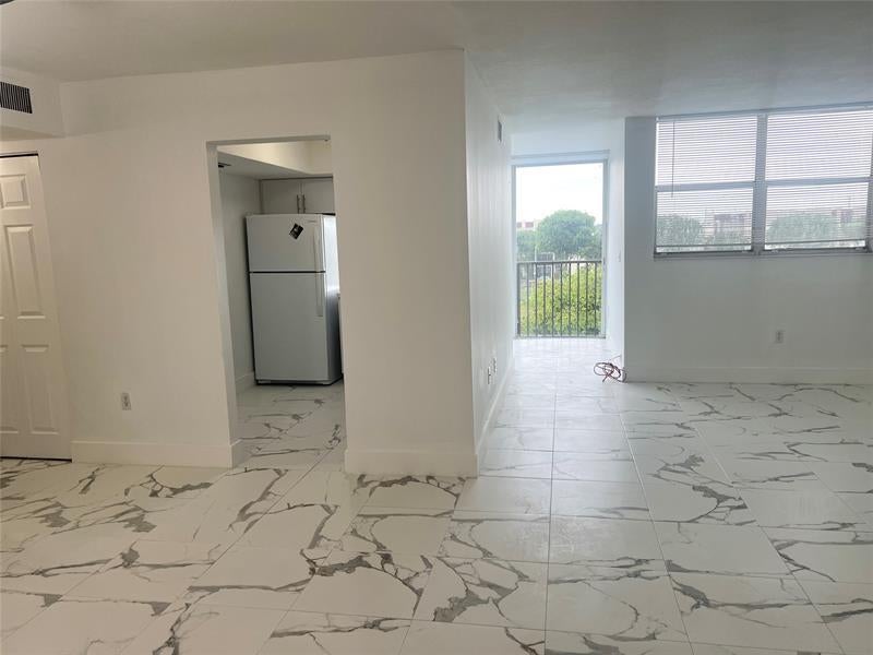 9441 Sw 4th St 409, Miami