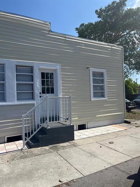 1 of 8 - 1810 Cleveland St 2, Hollywood, FL