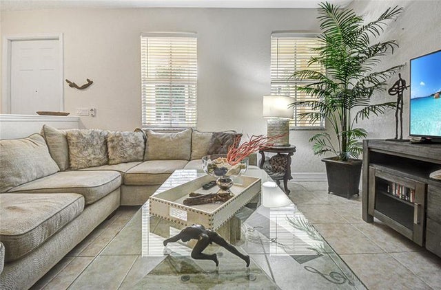 4 of 33 - 1061 Nw 18th Ave, Boca Raton, FL