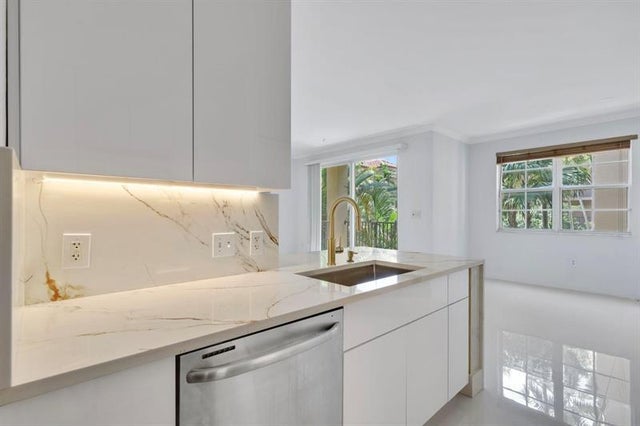 5 of 31 - 1803 N Flagler Dr 206, West Palm Beach, FL