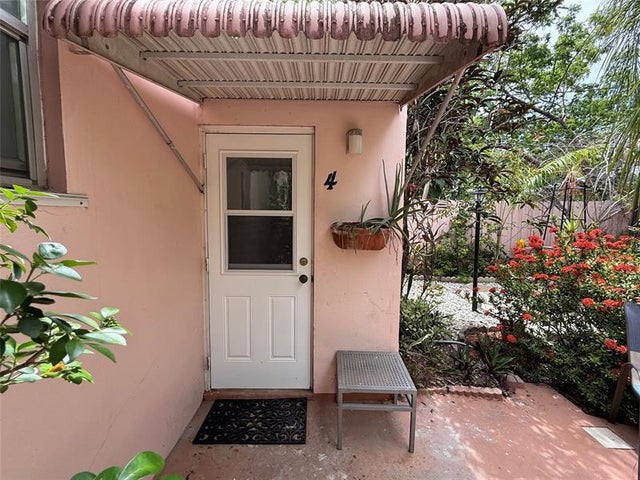 5 of 11 - 1850 Rodman St 4, Hollywood, FL