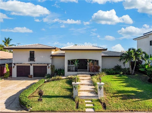 1 of 24 - 2948 Ne 35th Ct, Lighthouse Point, FL