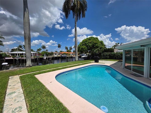 4 of 25 - 341 Se 6th Ave, Pompano Beach, FL