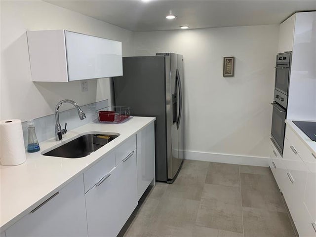 4 of 16 - 1000 Ne Parkview Dr 319, Hallandale, FL
