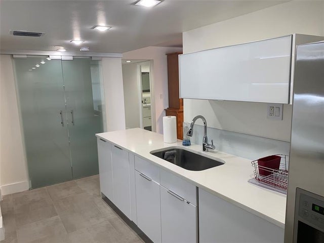 5 of 16 - 1000 Ne Parkview Dr 319, Hallandale, FL