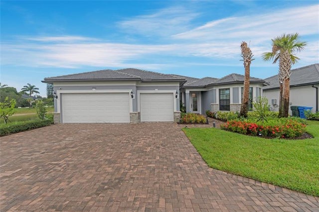 1 of 71 - 4566 Silverwood Ln N, Fort Lauderdale, FL