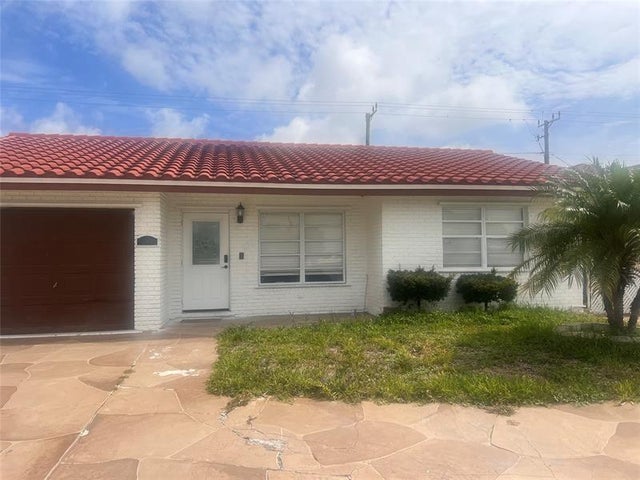 2 of 14 - 1741 Ne 39th St, Pompano Beach, FL