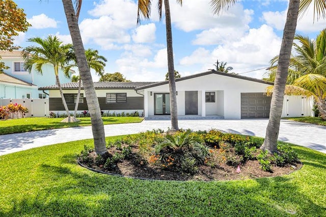 1 of 27 - 3231 Ne 27 Ter, Lighthouse Point, FL