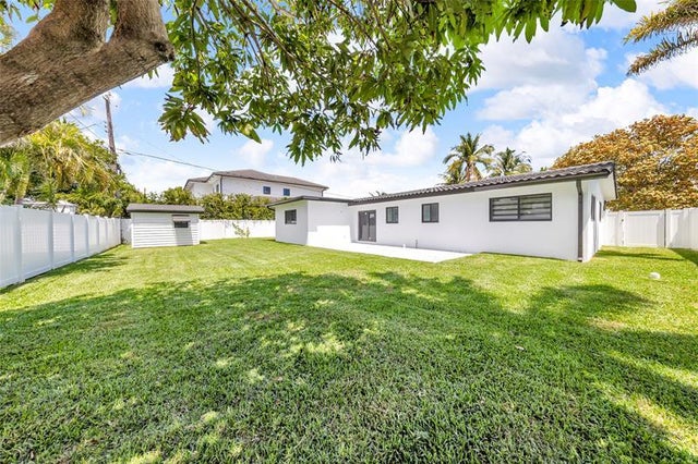 3 of 27 - 3231 Ne 27 Ter, Lighthouse Point, FL