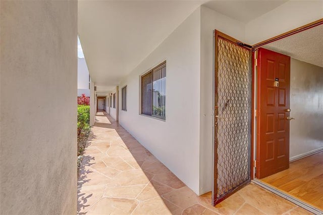 3 of 26 - 9633 N Belfort Cir, Fort Lauderdale, FL