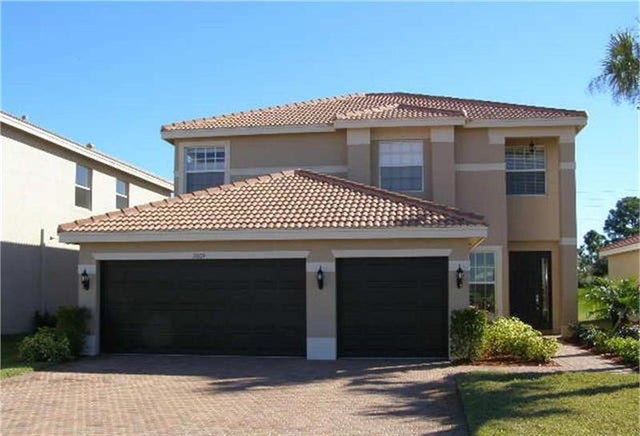 1 of 9 - 2009 Grey Falcon Cir, Vero Beach, FL
