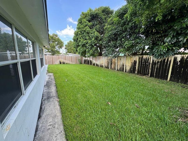 3 of 26 - 7571 Eaton St, Hollywood, FL