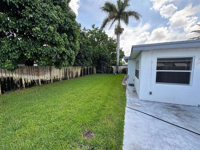 5 of 26 - 7571 Eaton St, Hollywood, FL