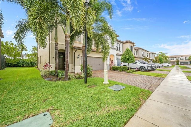 2 of 34 - 4532 San Fratello Circle, Lake Worth, FL