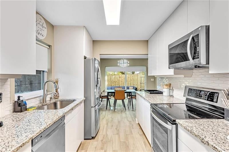 60 Nw 45th Ct, Oakland Park