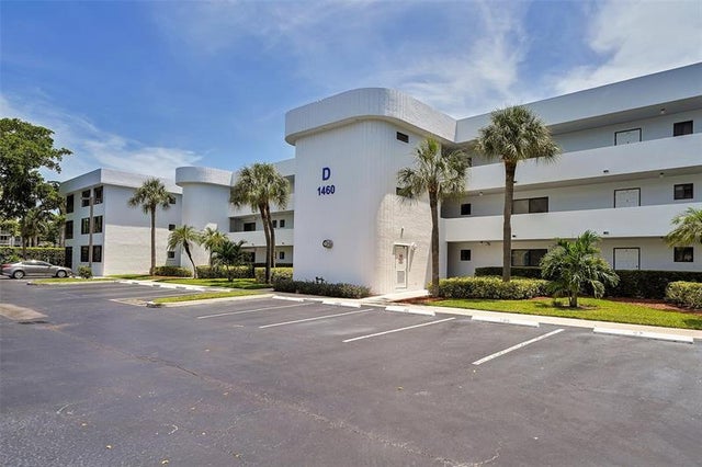1 of 42 - 1460 Sheridan St 17d, Hollywood, FL