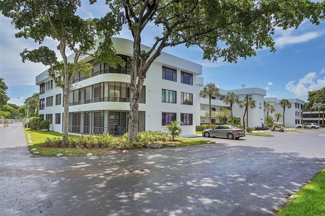 2 of 42 - 1460 Sheridan St 17d, Hollywood, FL