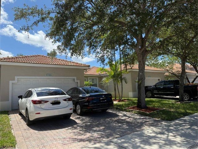2 of 40 - 2801 E Aragon Blvd, Sunrise, FL