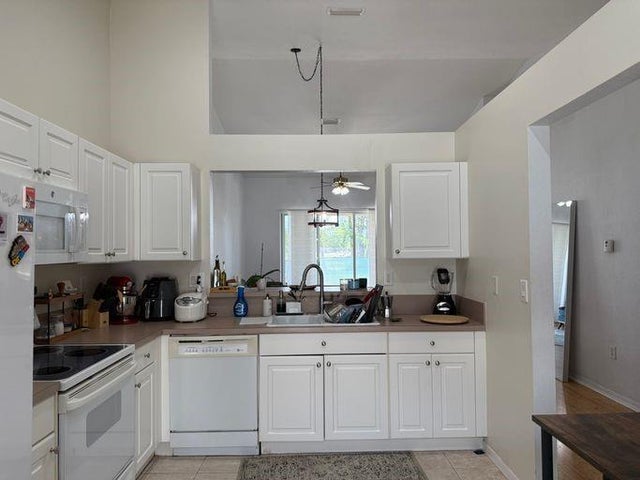 4 of 40 - 2801 E Aragon Blvd, Sunrise, FL