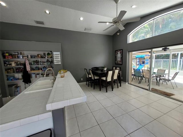 5 of 33 - 6416 Barton Creek Cir, Lake Worth, FL