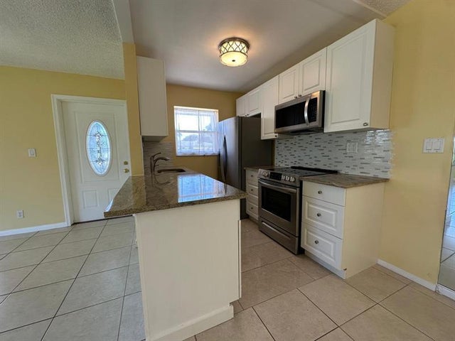 5 of 22 - 665 High Point Dr, Delray Beach, FL