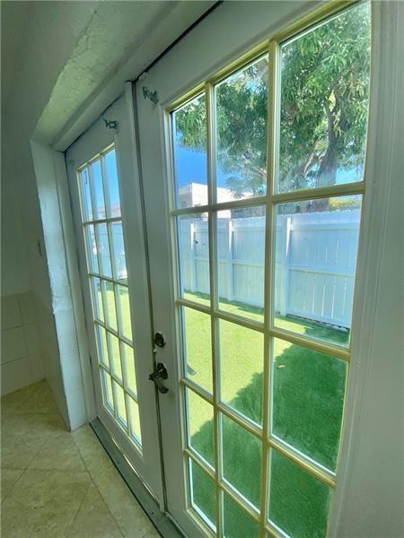 4 of 19 - 18 Sw 5th St 20(back), Hallandale, FL