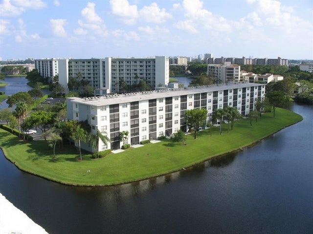 1 of 14 - 2236 N Cypress Bend Dr 403, Pompano Beach, FL