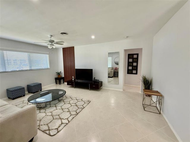 5 of 18 - 23 Ne 19th Ave, Pompano Beach, FL