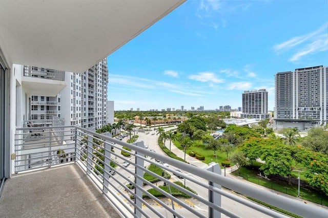4 of 41 - 1830 Radius Dr 715, Hollywood, FL