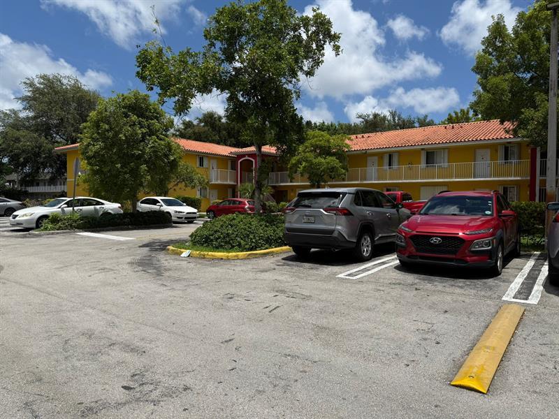 201 Nw 177th St 211, Miami