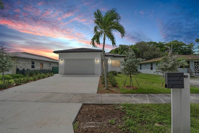 1 of 29 - 2962 Nw 10th Ct, Fort Lauderdale, FL