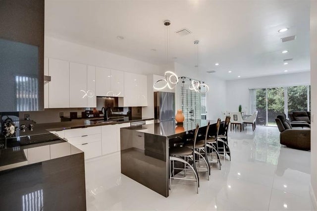 4 of 29 - 2962 Nw 10th Ct, Fort Lauderdale, FL
