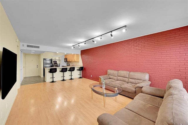 5 of 23 - 2304 S Cypress Bend Dr 512, Pompano Beach, FL