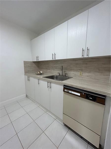 185 Fanshaw E, Boca Raton