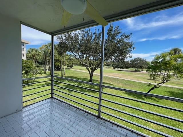 3800 Oaks Clubhouse Dr 202, Pompano Beach
