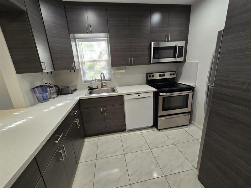 2200 E Hallandale Beach Blvd 101, Hallandale